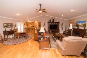 105 Arbor Dr, Harrison, AR 72601 photo 4