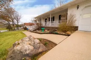 105 Arbor Dr, Harrison, AR 72601 photo 2