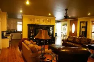 516 Thunder Ln, Marshall, AR 72650 photo 4