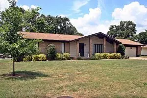 218 Wren St, Harrison, AR 72601 photo 1