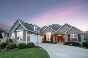 1914 Fairview Dr, Harrison, AR 72601 photo 1
