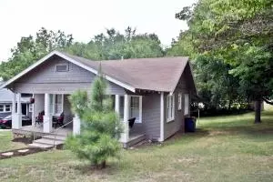 500 N Maple, Harrison, AR 72601 photo 2