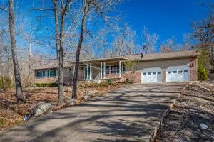 1002 Terry Ln, Harrison, AR 72601 photo 1
