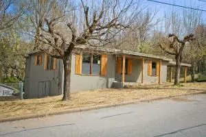 423 S Walnut St, Harrison, AR 72601 photo 2
