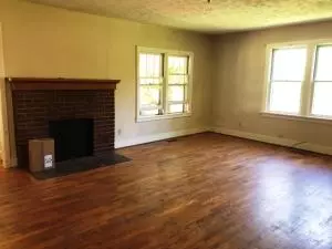 507 S Walnut St, Harrison, AR 72601 photo 2
