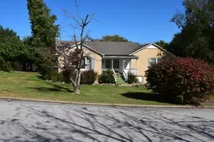 717 W Nicholson Ave, Harrison, AR 72601 photo 1