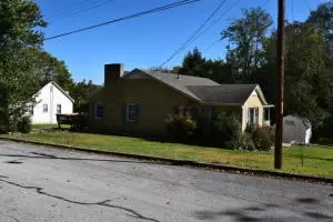 717 W Nicholson Ave, Harrison, AR 72601 photo 4