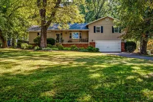 220 Valley View Ave, Harrison, AR 72601 photo 1