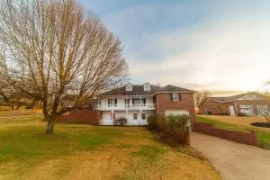 208 Pebble Beach Dr, Harrison, AR 72601 photo 2