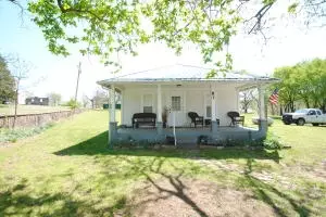 81 Old School St, Yellville, AR 72687 photo 1