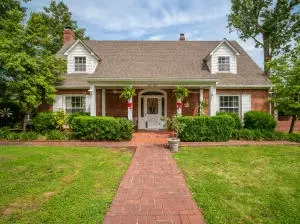 1003 W Central Ave, Harrison, AR 72601 photo 1
