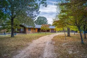 8409 E Old Ritchie Rd, Lead Hill, AR 72644 photo 3