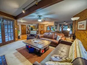8409 E Old Ritchie Rd, Lead Hill, AR 72644 photo 6