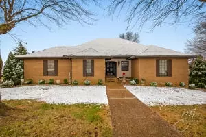 106 W Watts St, Harrison, AR 72601 photo 1