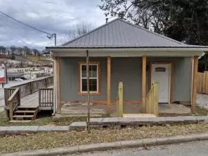 1125 N Spring St, Harrison, AR 72601 photo 1