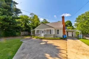 415 W Bower, Harrison, AR 72601 photo 2