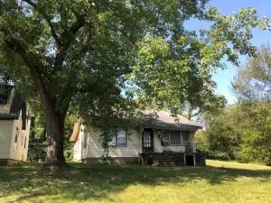 914 N Willow St, Harrison, AR 72601 photo 2
