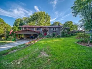 314 N Ozark St, Harrison, AR 72601 photo 1