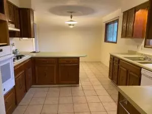 1007 Kay St, Harrison, AR 72601 photo 3