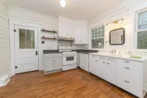 202 N Hickory, Harrison, AR 72601 photo 11