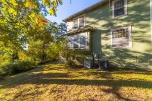 202 N Hickory, Harrison, AR 72601 photo 22