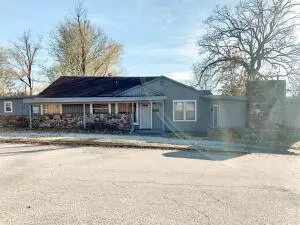 702 E Argyle, Harrison, AR 72601 photo 1