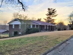 8 Hawthorne Dr, Harrison, AR 72601 photo 2