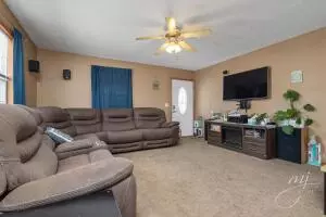 303 Walnut St, Flippin, AR 72634 photo 3