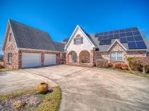 109 Bogy Ave, Harrison, AR 72601 photo 1