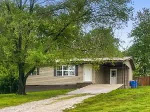 504 N Biddle St, Harrison, AR 72601 photo 1