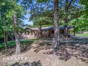 807 E Washington Ave, Harrison, AR 72601 photo 3