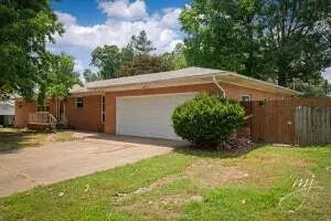3834 N Perry St, Harrison, AR 72601 photo 2