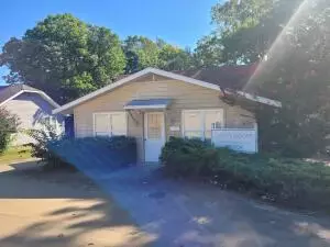 609 N Walnut St, Harrison, AR 72601 photo 2