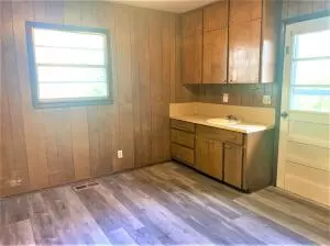 303 Harness St, Harrison, AR 72601 photo 9