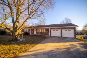 606 Oriole Dr, Harrison, AR 72601 photo 3