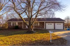 606 Oriole Dr, Harrison, AR 72601 photo 1