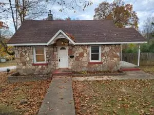 1023 W Rush Ave, Harrison, AR 72601