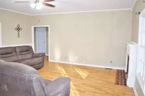 218 E Rogers Ave, Harrison, AR 72601 photo 4