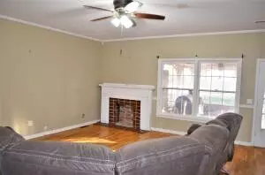 218 E Rogers Ave, Harrison, AR 72601 photo 3
