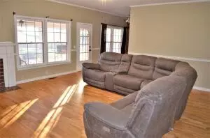 218 E Rogers Ave, Harrison, AR 72601 photo 2