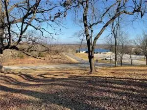 927 N Gaskill St, Huntsville, AR 72740