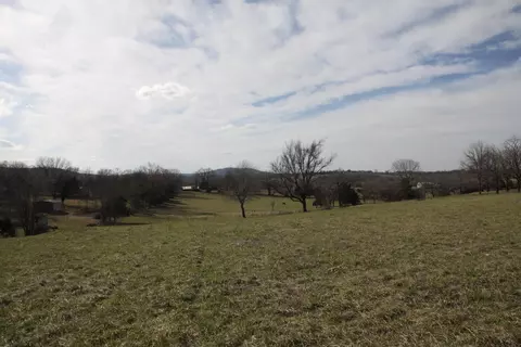 2698 S Edwards Farm Dr, Harrison, AR 72601