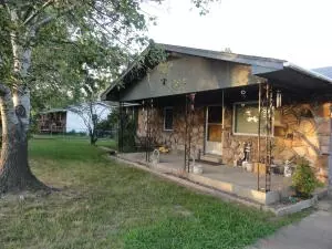 308 N Glade St, Marshall, AR 72650 photo 3