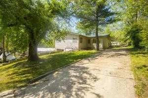 705 W Bogle Ave, Harrison, AR 72601 photo 2