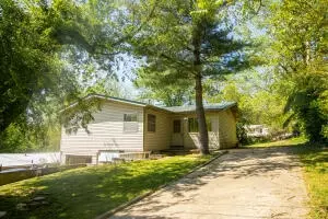 705 W Bogle Ave, Harrison, AR 72601