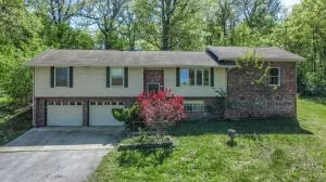 5202 Fox Run Dr, Harrison, AR 72601