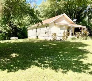 125 W Bradford St, Pyatt, AR 72672