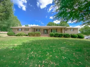 423 Kelly St, Harrison, AR 72601