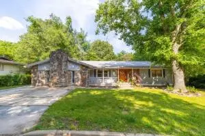 319 N Hickory, Harrison, AR 72601