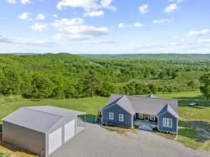 538 Deer Mdws Ln, Yellville, AR 72687